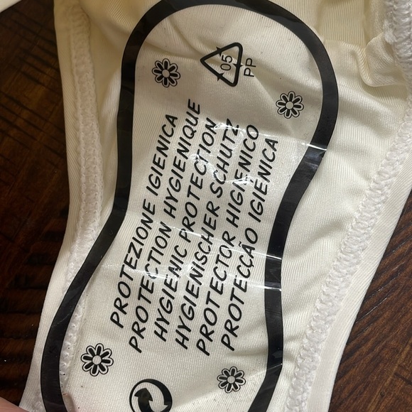 GOOD AMERICAN Leilani Halter One Piece Bathing Suit - Picture 8 of 10